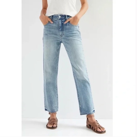 Anthropologie Pilcro The Vintage Straight Mid Rise Raw Hem Jeans. Size 26 - Picture 2 of 7